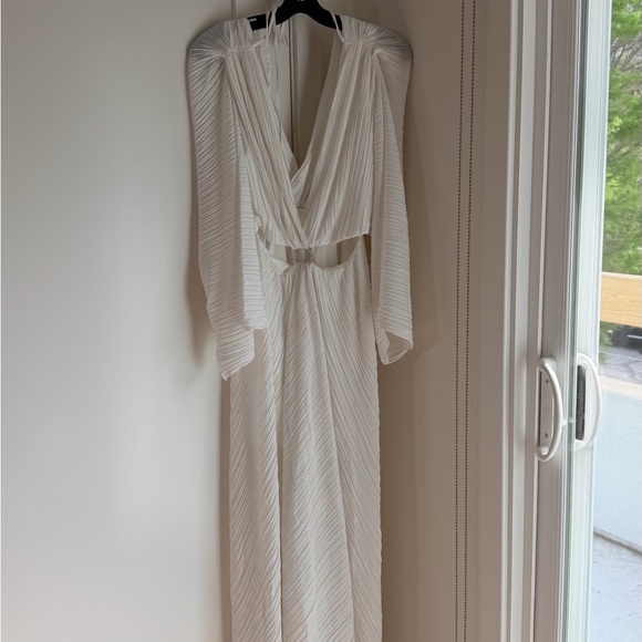 NWT Significant Other White Plisse Cutout Maxi Dress - Picture 4 of 6